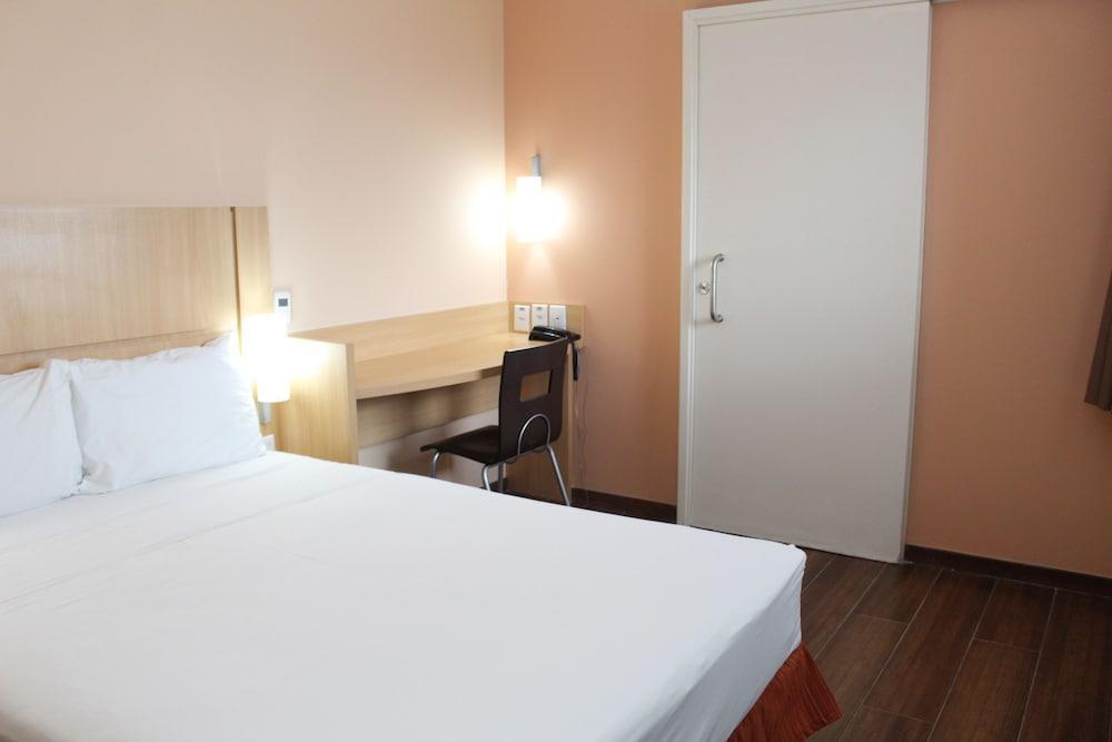 Ibis Feira De Santana Hotel Exterior photo