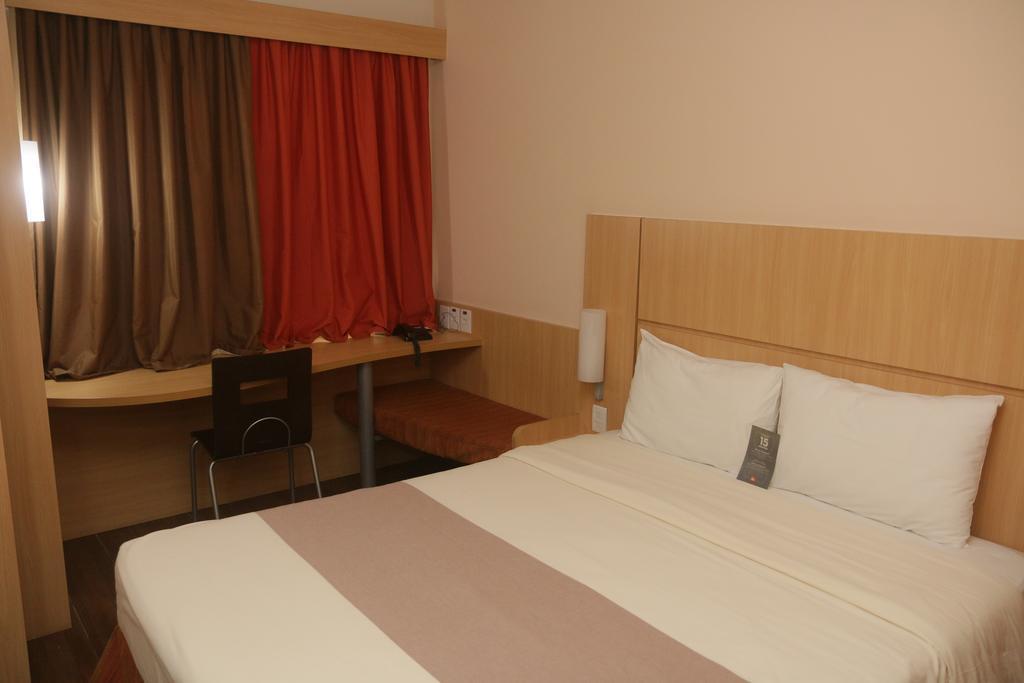 Ibis Feira De Santana Hotel Exterior photo