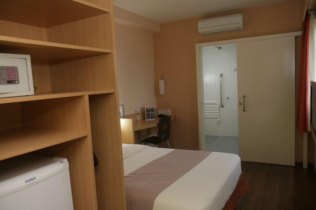 Ibis Feira De Santana Hotel Exterior photo