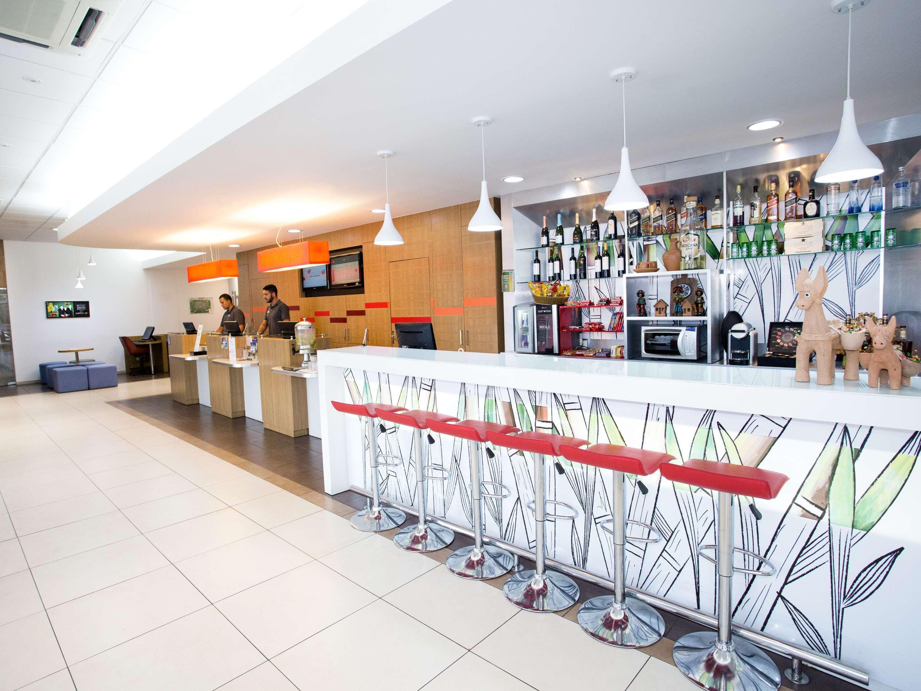 Ibis Feira De Santana Hotel Exterior photo