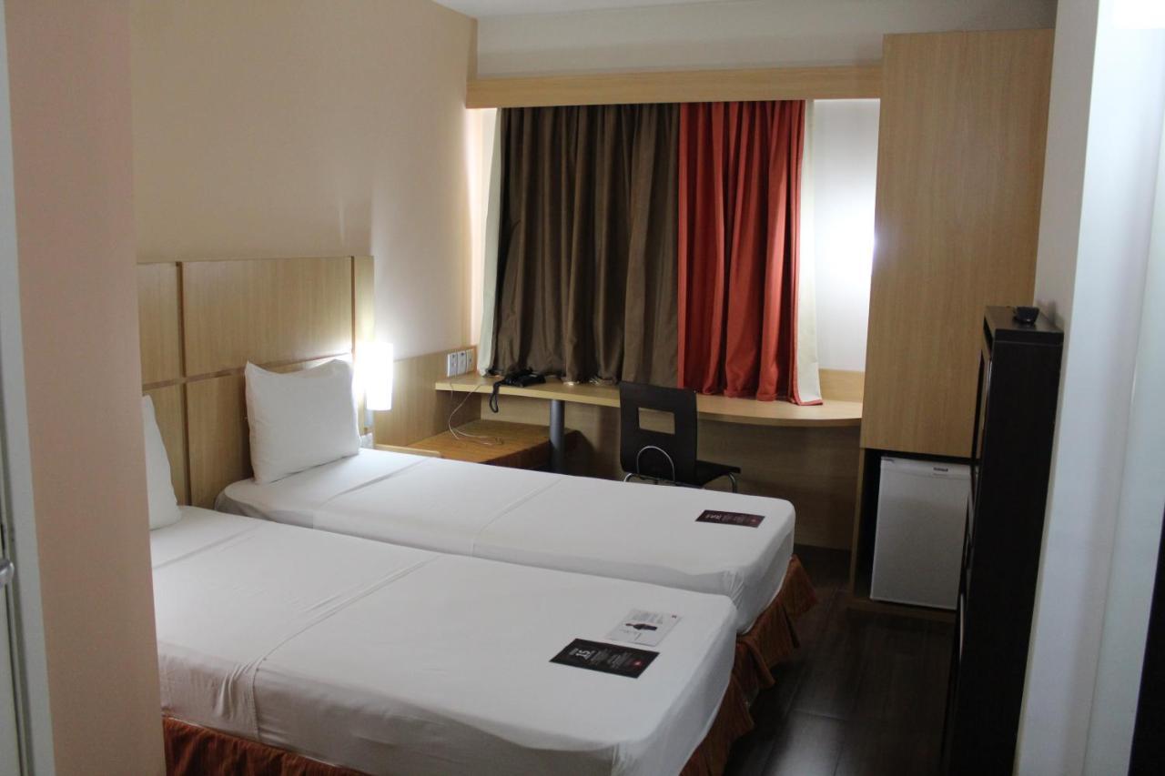 Ibis Feira De Santana Hotel Exterior photo